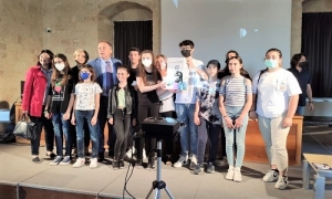 La scuola di Monteroni conquista il secondo posto nel concorso &quot;RiGenerazione&quot; vincendo un microscopio digitale