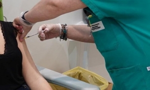 «Vaccinarsi è la prima prova di &#039;maturità&#039;»: partite ieri in Puglia le vaccinazioni dei maturandi