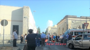 Gravissimo incidente stradale in via Lecce: scontro tra una Fiat Punto e uno scooter