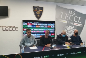 Mancosu chiede scusa e chiarisce: strafelice di restare a Lecce. Per Tachtsidis continua il mal di pancia