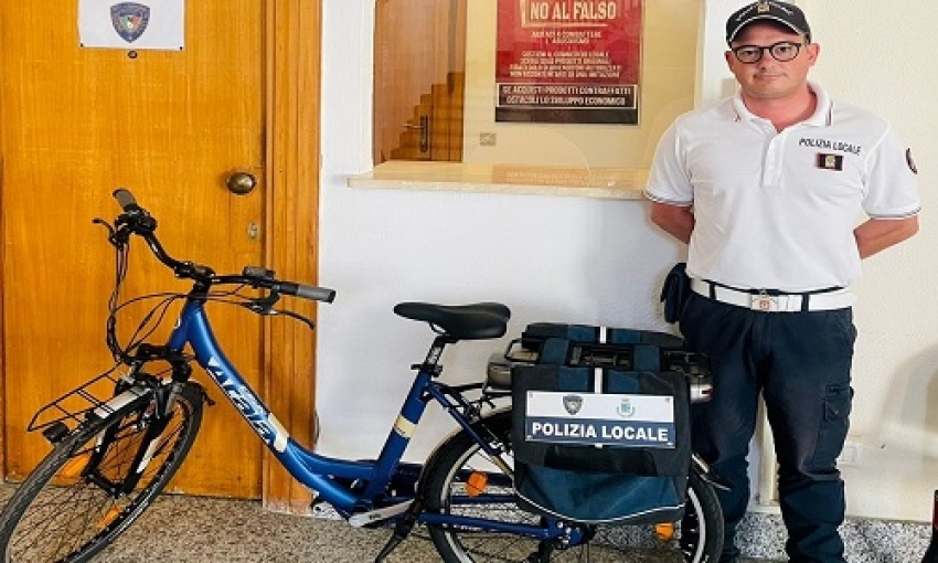 Due E-Bike ecologiche a trazione elettrica e a pedalata assistita per la Polizia Locale di Squinzano
