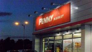 Rapina al “Penny Market”, armato di pistola si fa consegnare l&#039;incasso