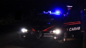 Non si fermano all&#039;alt dei Carabinieri e fuggono via: inseguimento nella notte