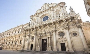 Messa Internazionale a Santa Croce anche nel mese di agosto. Don Mauro Carlino: &quot;iniziativa partecipata ed apprezzata da tanti&quot;