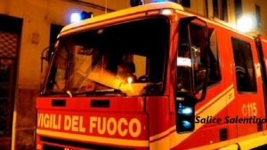 Notte di fuoco a Salice, tre auto distrutte dalle fiamme: la pista più accreditata è quella dolosa