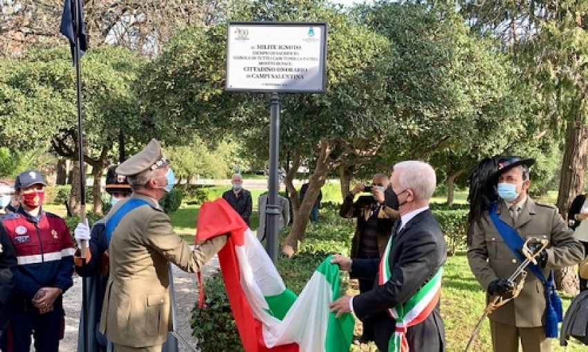 Targa in onore del Milite Ignoto nel centenario della traslazione, ieri la cerimonia a Campi Salentina