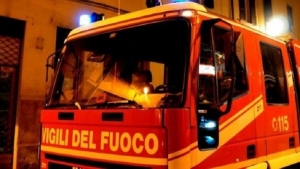 Notte di incendi nel Salento: fuoco anche in una ditta alla periferia di Trepuzzi
