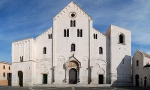 Furto nella Basilica di San Nicola a Bari: rubato l&#039;anello del Santo ed altri oggetti sacri