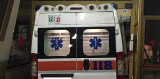 Trepuzzi, schianto nella notte contro il muro: cinque giovani in ospedale
